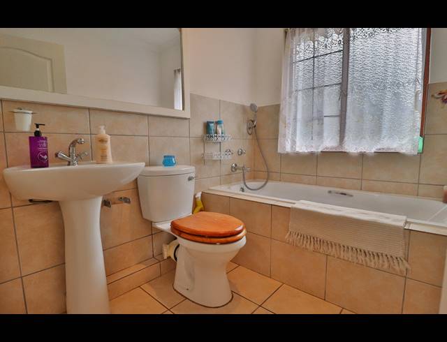 3 BEDROOM TOWNHOUSE SOLD IN WATERFALL